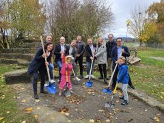 Spielplatz Einschlag - Spatenstich für eine grundlegende Erneuerung